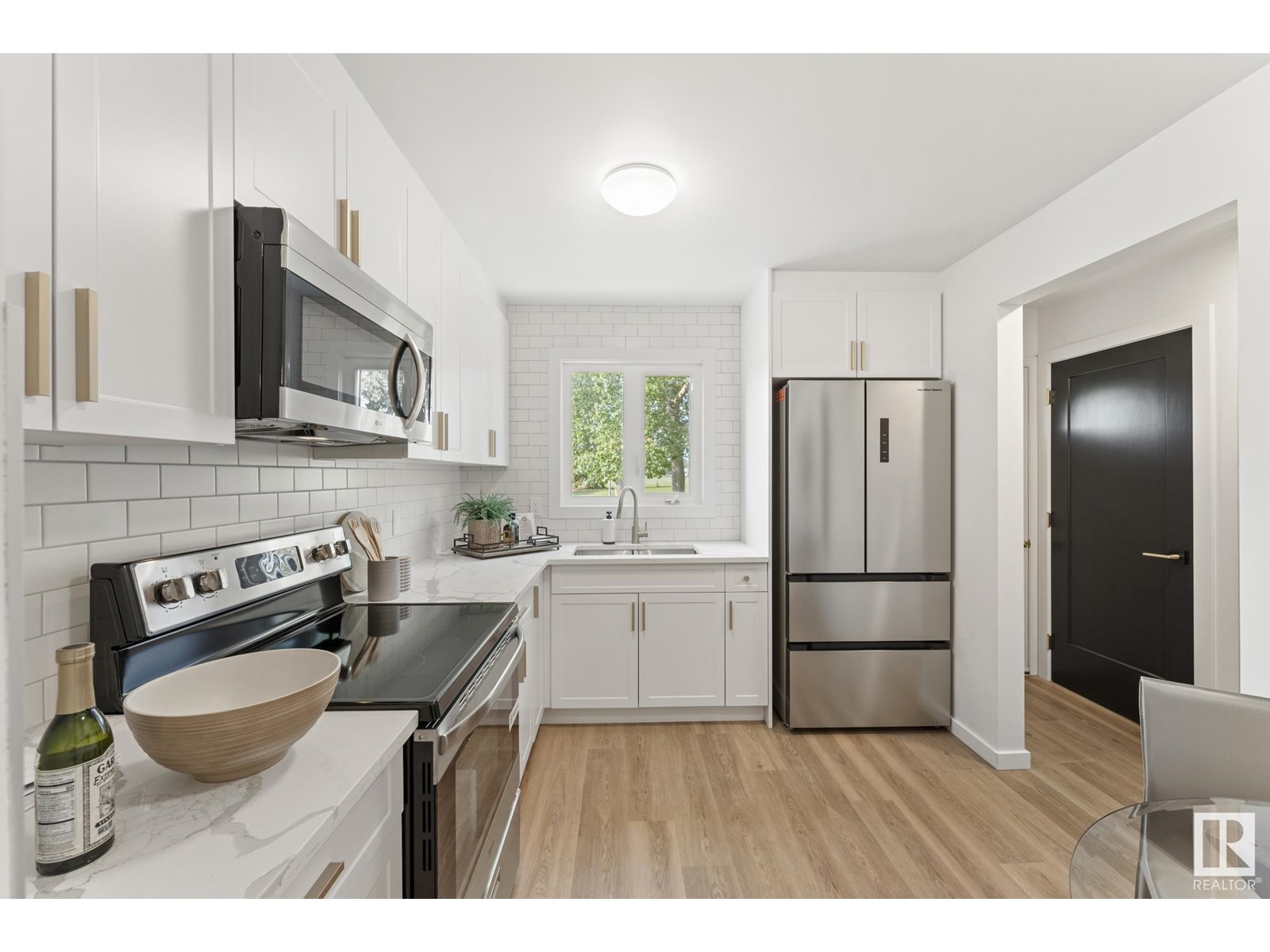 Photo 18 of 9 E Castle Tc Nw, Edmonton AB