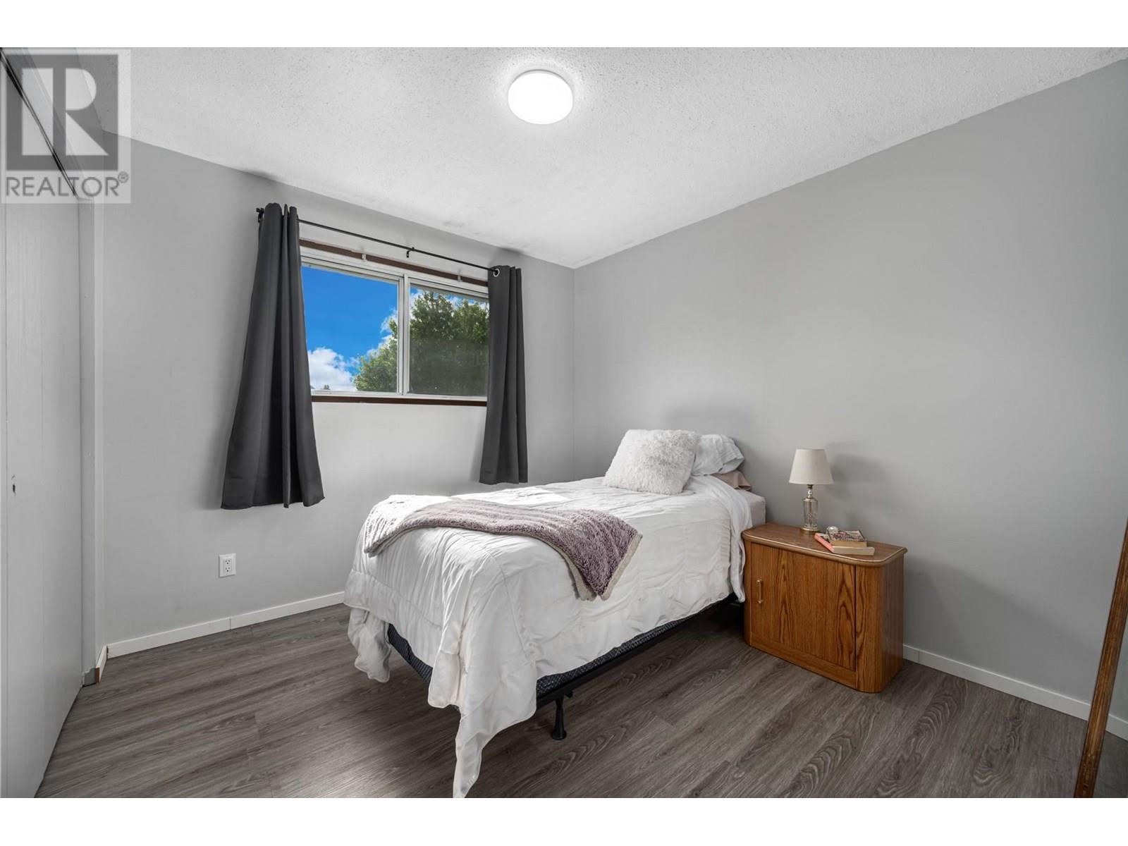 Photo 15 of 1009 Southill Street, Kamloops BC
