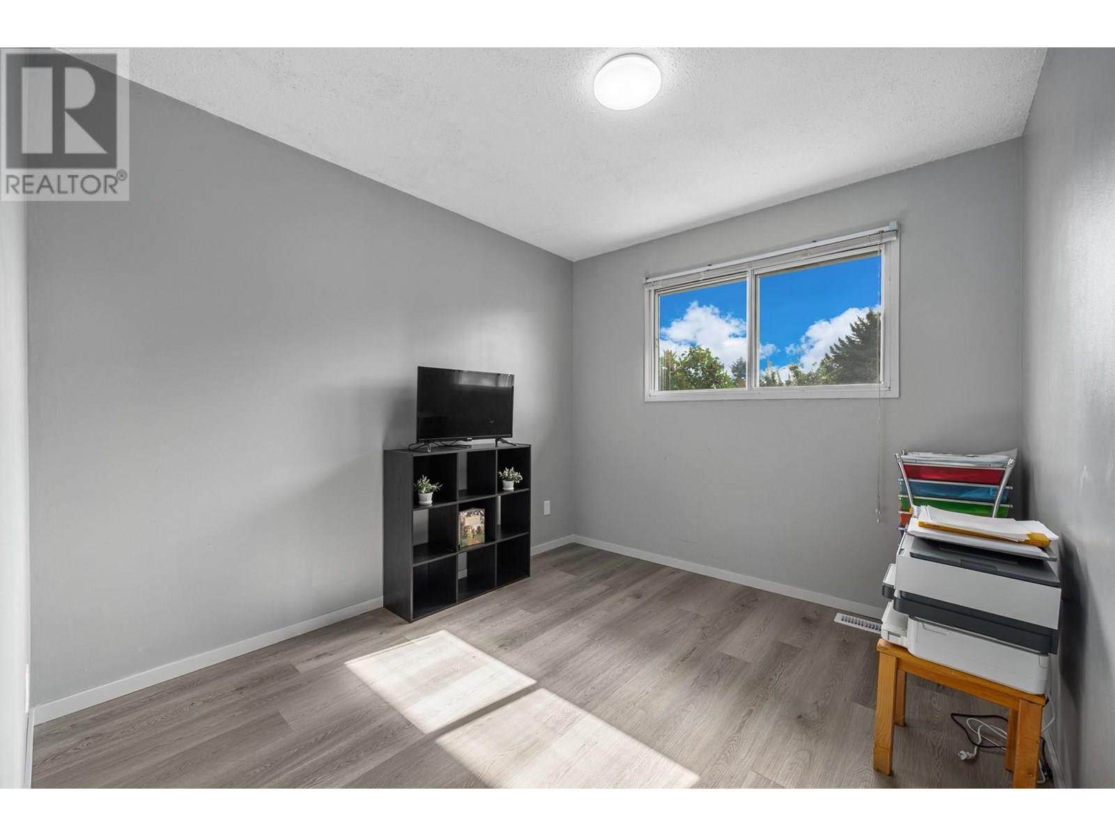 Photo 17 of 1009 Southill Street, Kamloops BC