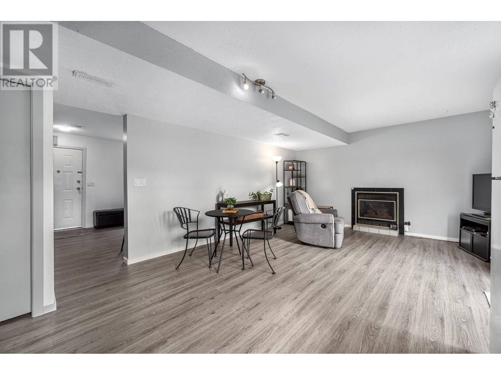 Photo 6 of 1009 Southill Street, Kamloops BC