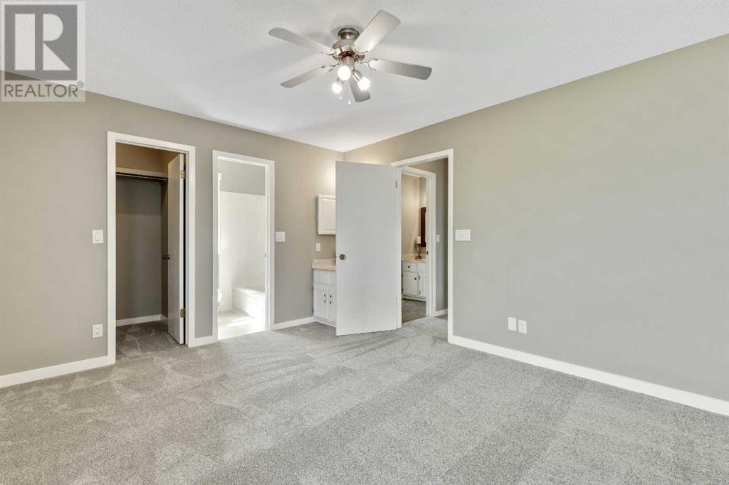 Single Family House for Sale in  Gleneagle Place SW Glenbrook Calgary 