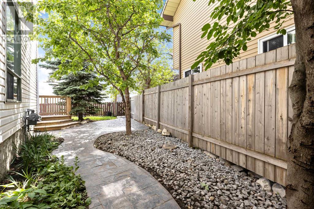 Single Family House for Sale in  Gleneagle Place SW Glenbrook Calgary 