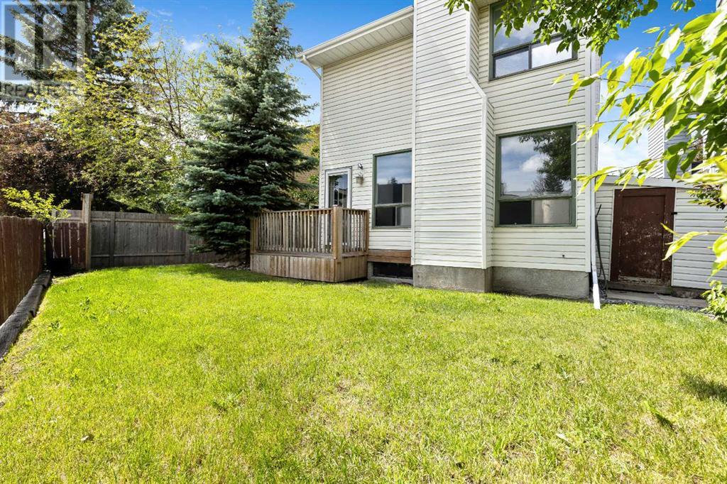 Single Family House for Sale in  Gleneagle Place SW Glenbrook Calgary 