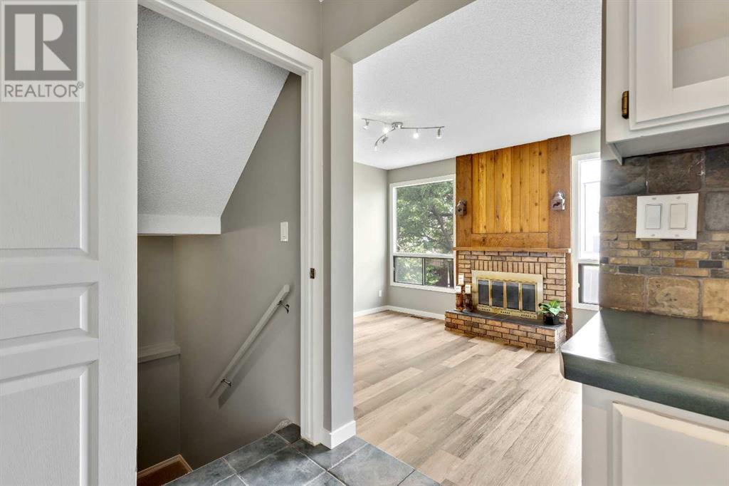 Single Family House for Sale in  Gleneagle Place SW Glenbrook Calgary 