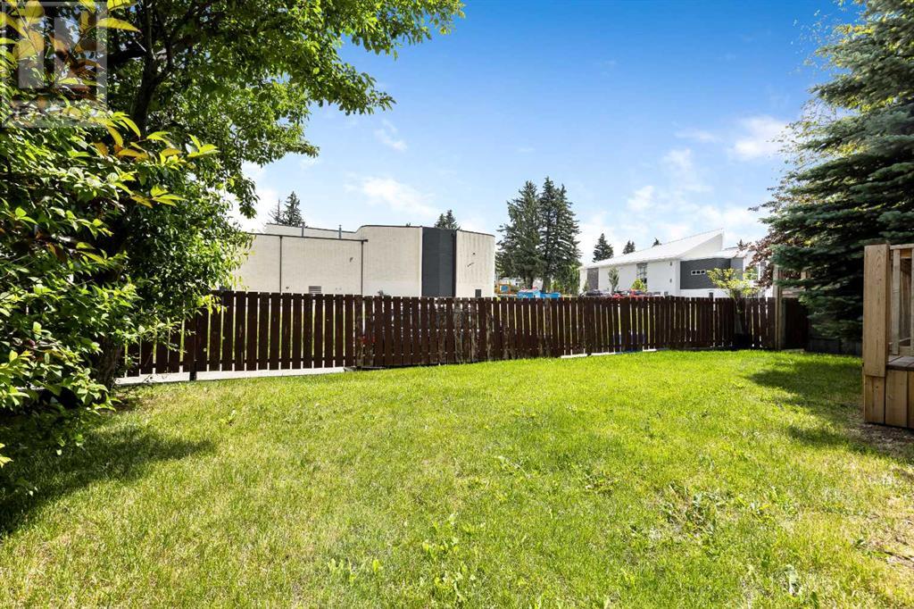 Single Family House for Sale in  Gleneagle Place SW Glenbrook Calgary 