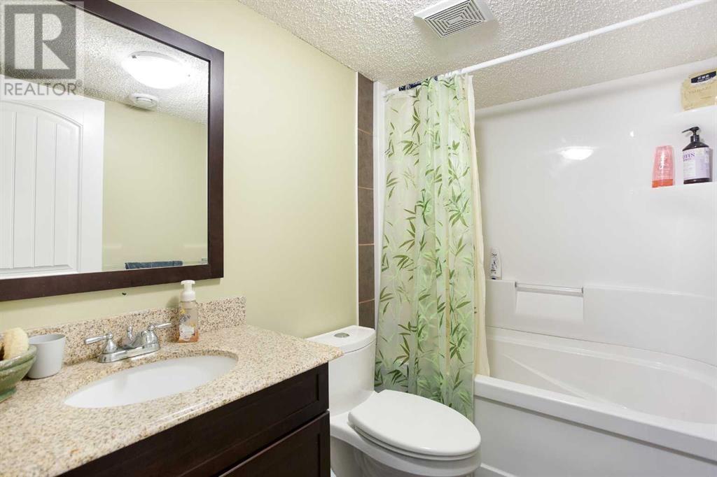 Single Family House for Sale in  Pantego Terrace NW Panorama Hills Calgary 