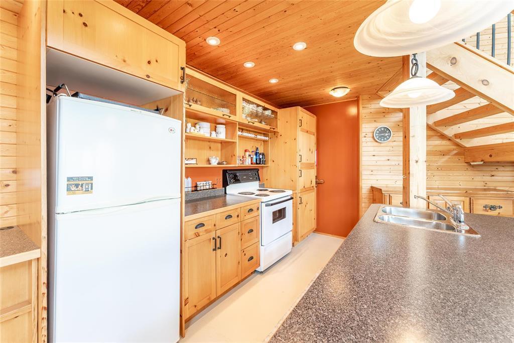 Photo 17 of 42052 Traverse Bay Rd Road, Traverse Bay MB