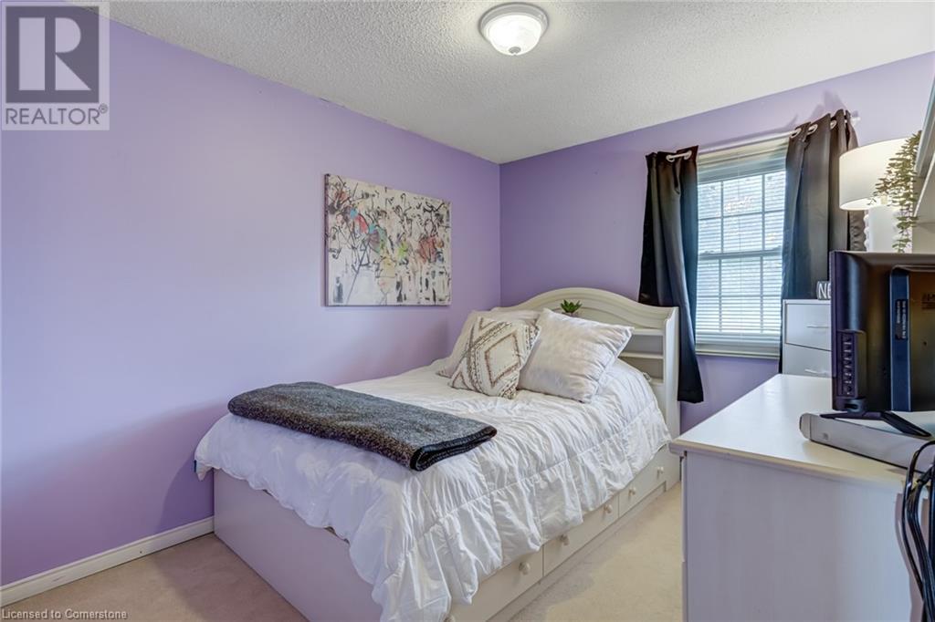 Photo 27 of 2055 Hunters Wood Drive, Burlington ON