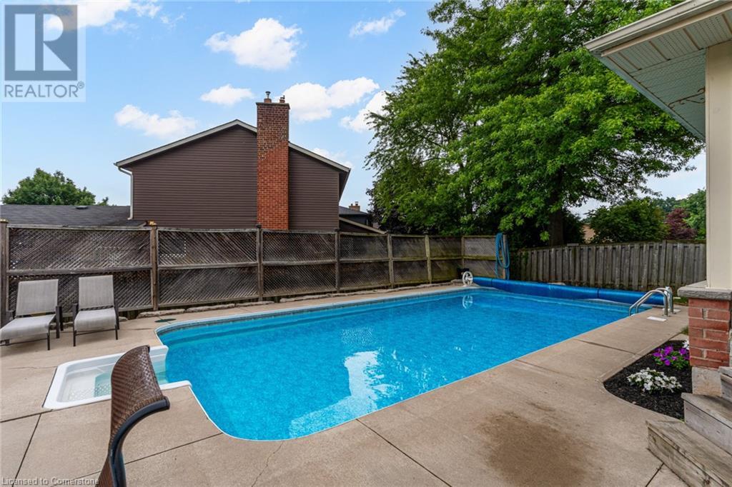 Photo 45 of 2055 Hunters Wood Drive, Burlington ON