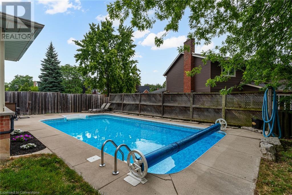 Photo 46 of 2055 Hunters Wood Drive, Burlington ON