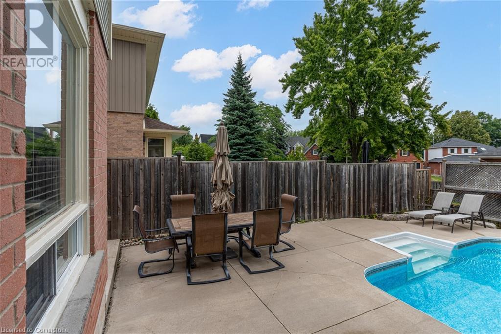 Photo 43 of 2055 Hunters Wood Drive, Burlington ON