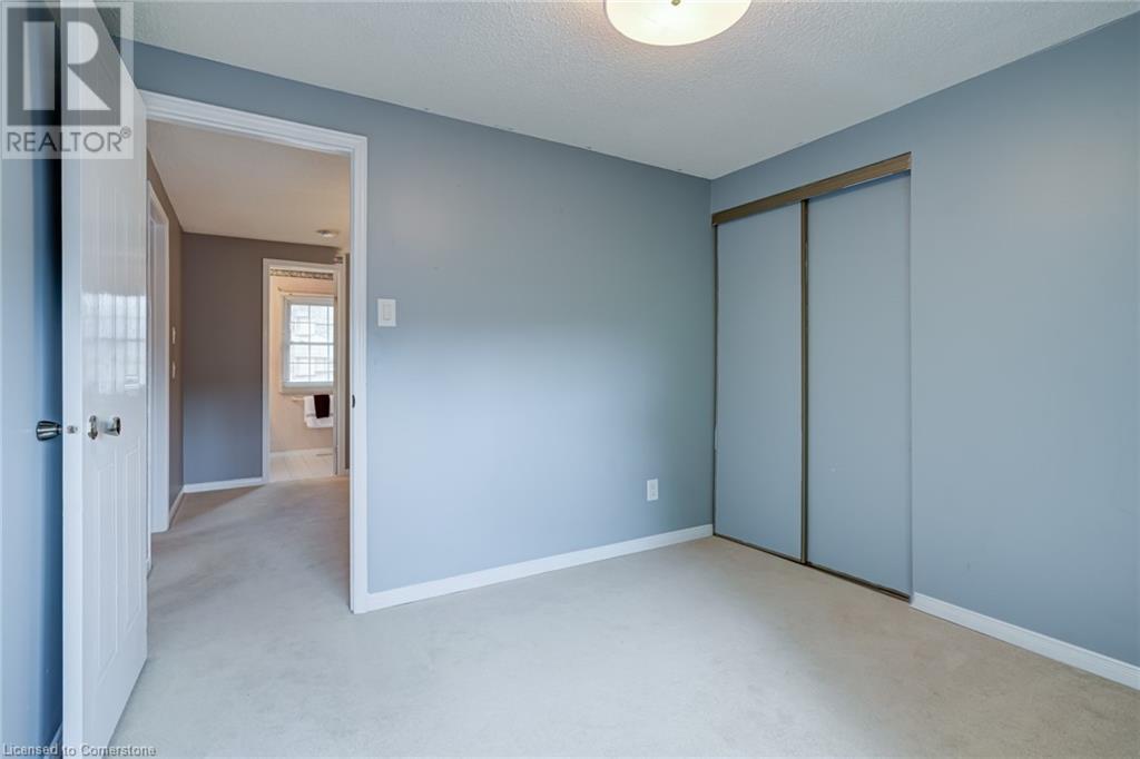 Photo 32 of 2055 Hunters Wood Drive, Burlington ON
