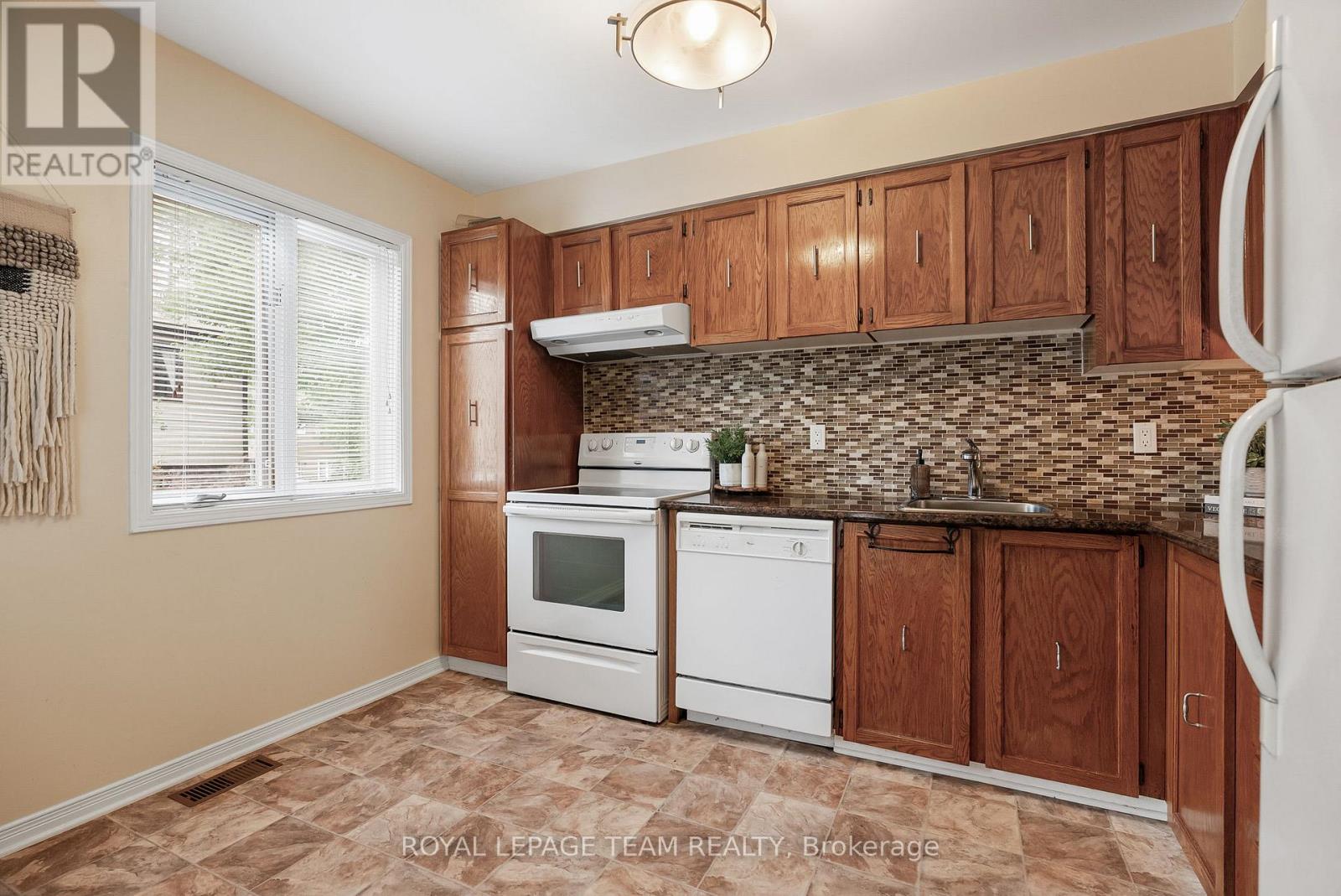 Photo 17 of 1473 Bryson Lane, Ottawa ON