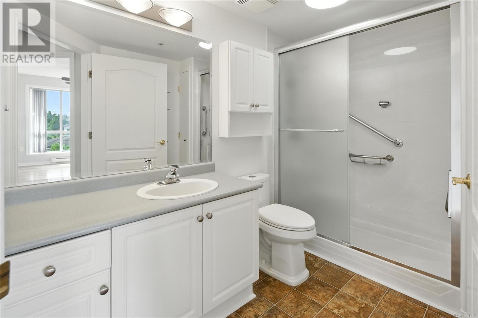 #304 3133 TILLICUM RD - Image 12