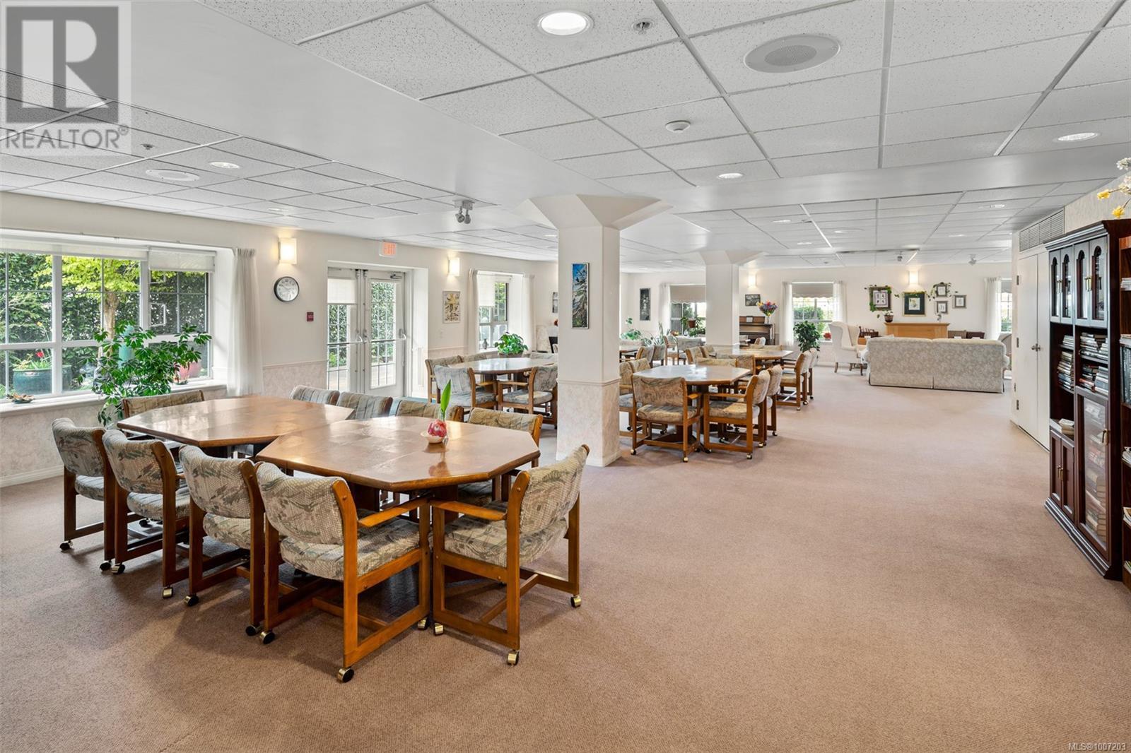 #304 3133 TILLICUM RD - Image 17