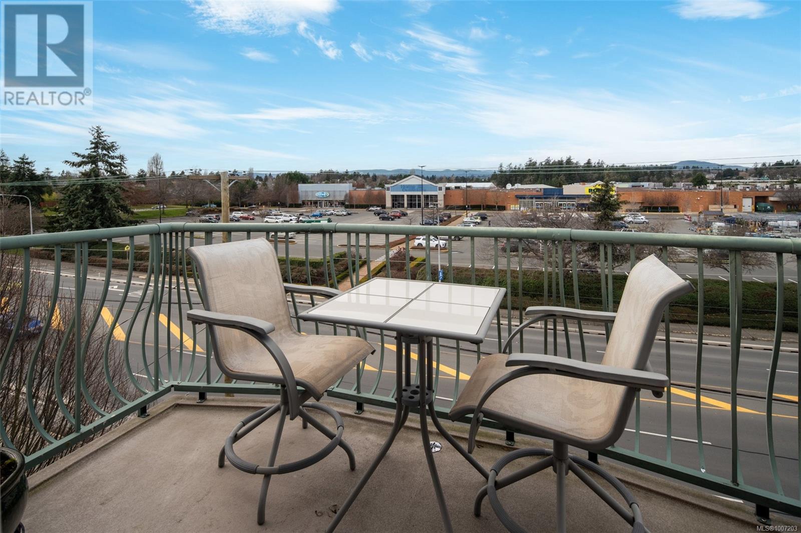 #304 3133 TILLICUM RD - Image 22
