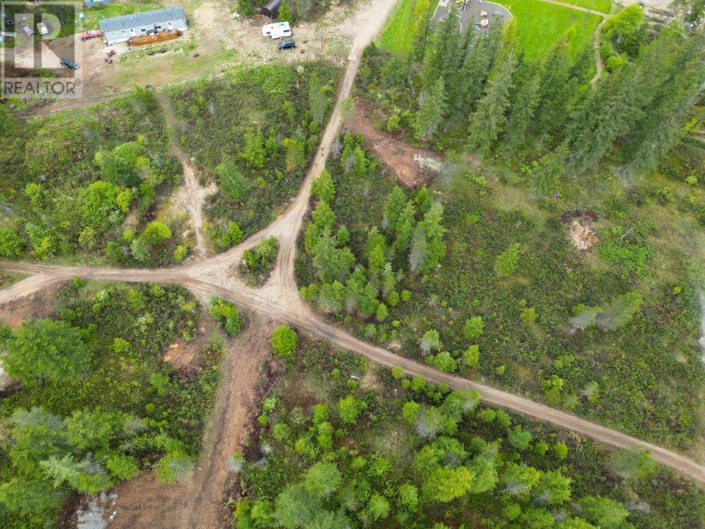 Photo 5 of 4103 Balsam Way, Malakwa BC