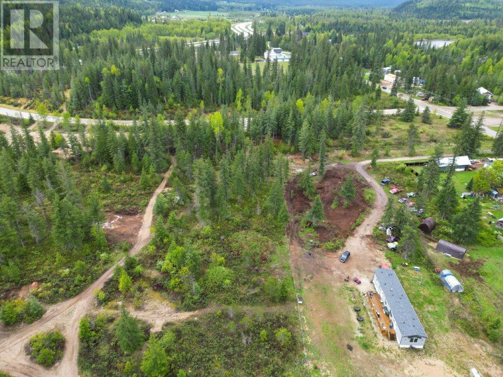 Photo 8 of 4103 Balsam Way, Malakwa BC