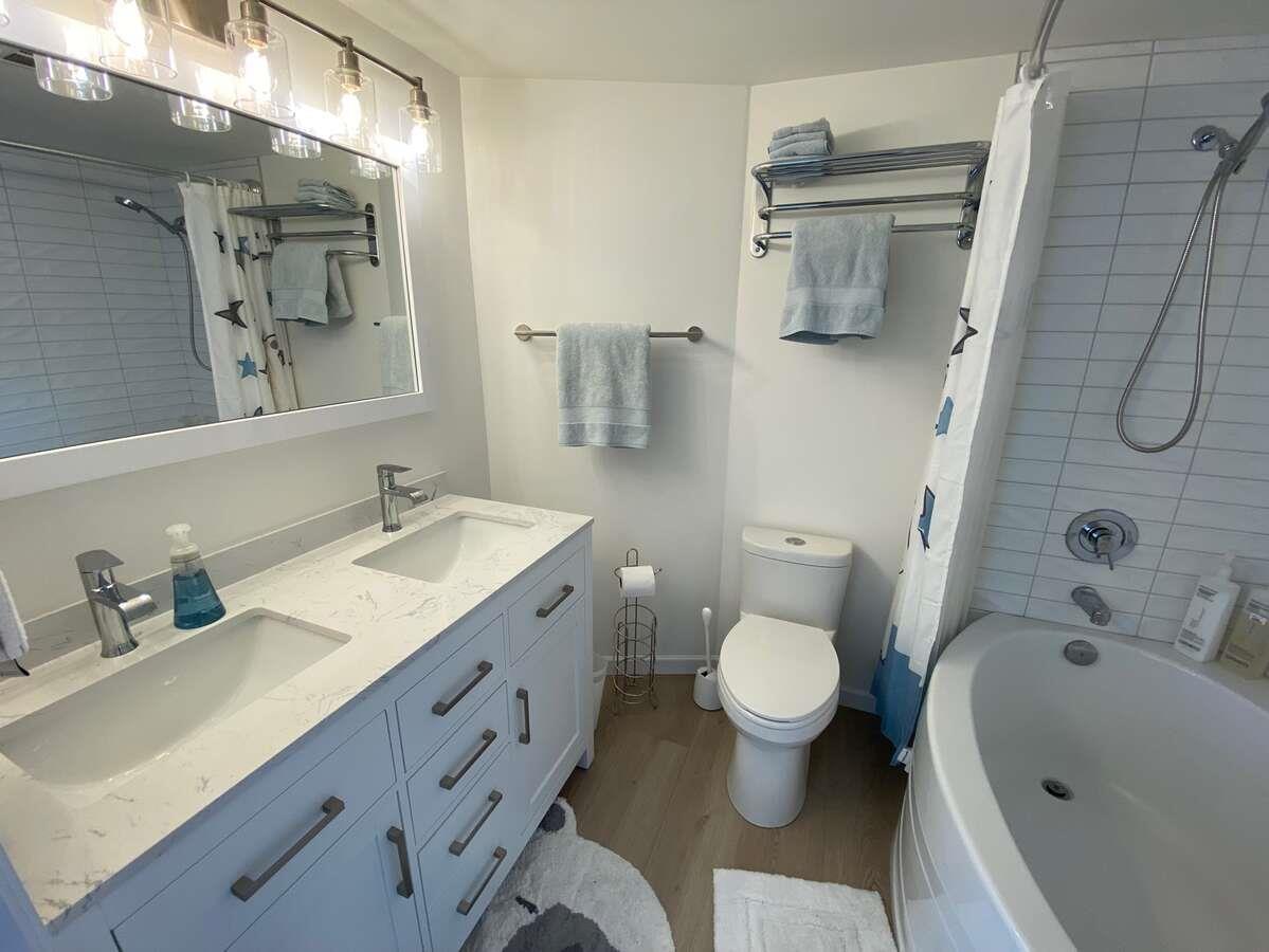 Photo 15 of 206 1119 Vidal Street, White Rock BC