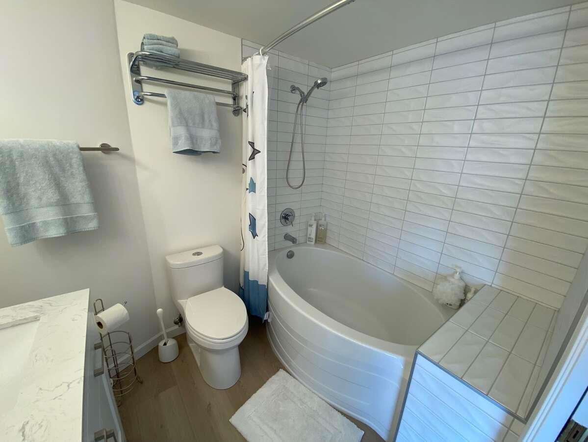 Photo 16 of 206 1119 Vidal Street, White Rock BC