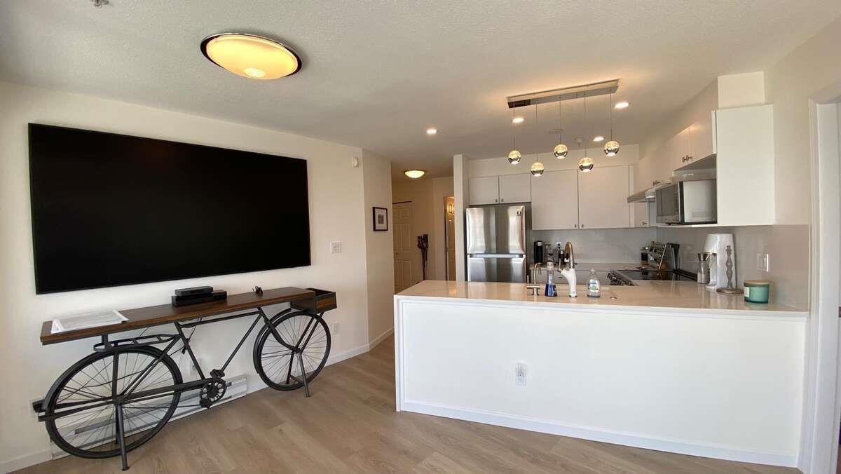 Photo 8 of 206 1119 Vidal Street, White Rock BC
