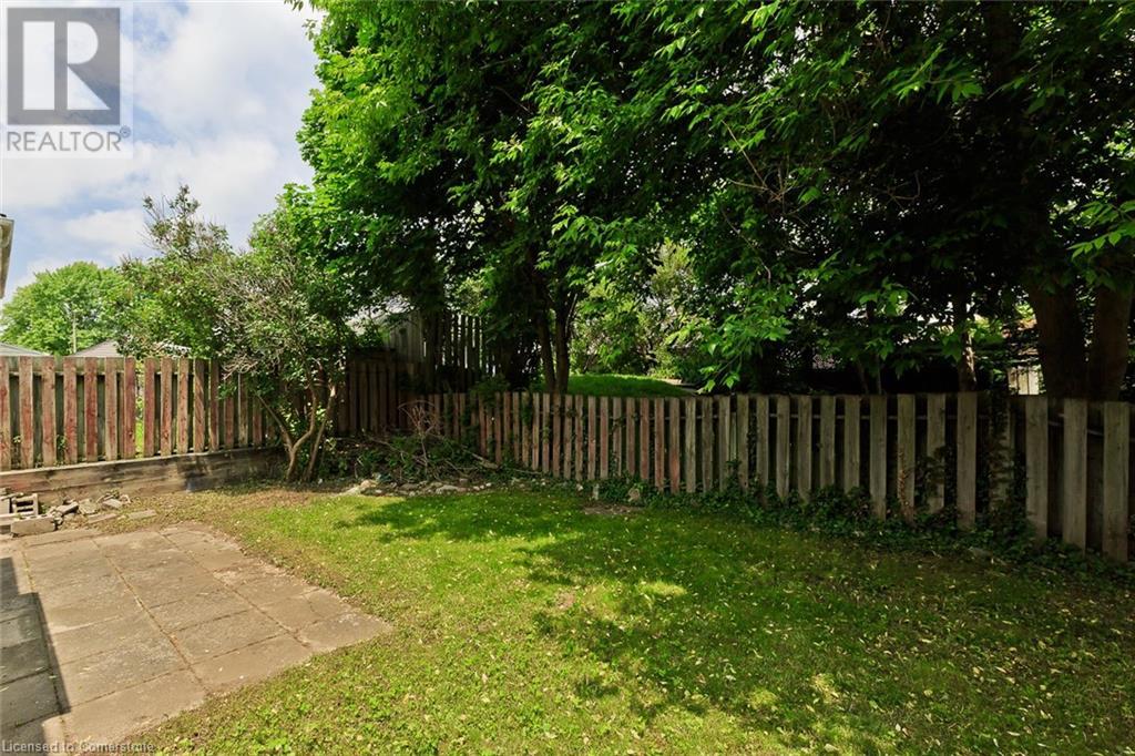 Photo 32 of 504 Pinetree Crescent, Cambridge ON