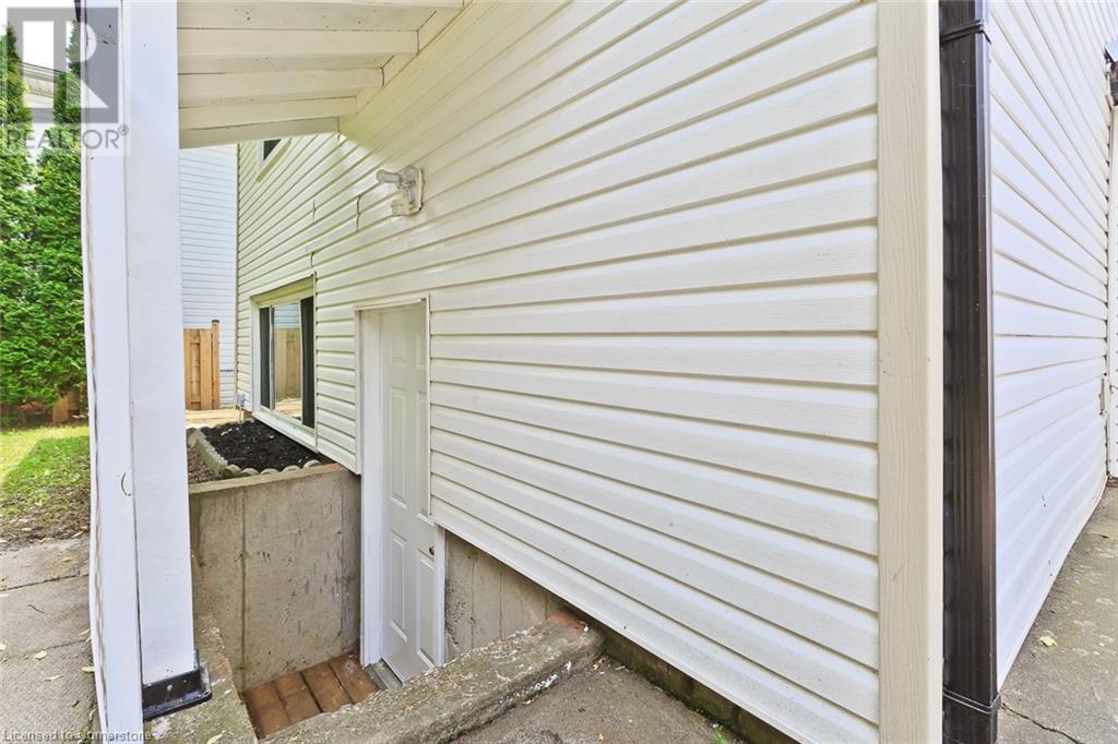 Photo 35 of 504 Pinetree Crescent, Cambridge ON