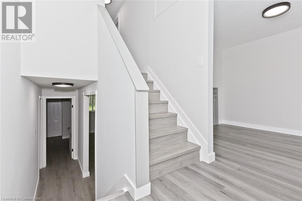 Photo 39 of 504 Pinetree Crescent, Cambridge ON