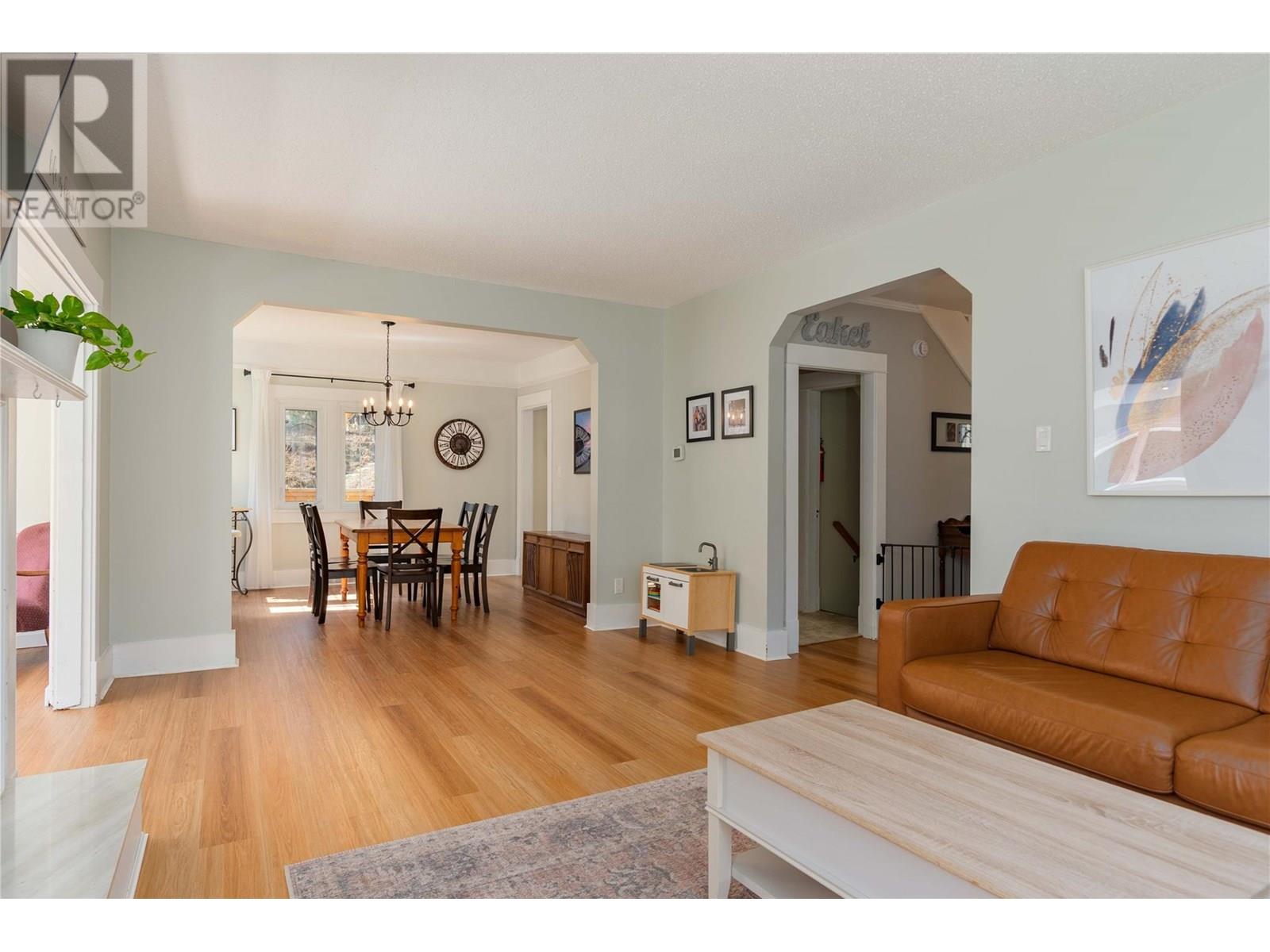 309 RITCHIE Avenue, Trail