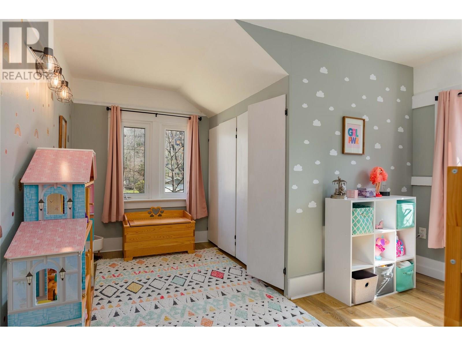 309 RITCHIE Avenue, Trail