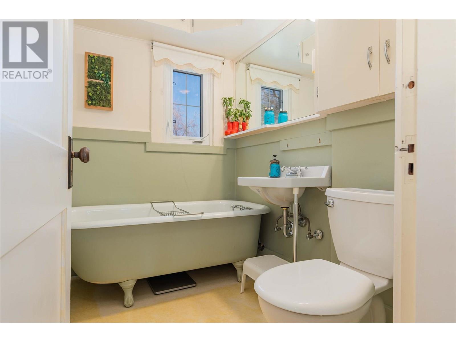 309 RITCHIE Avenue, Trail