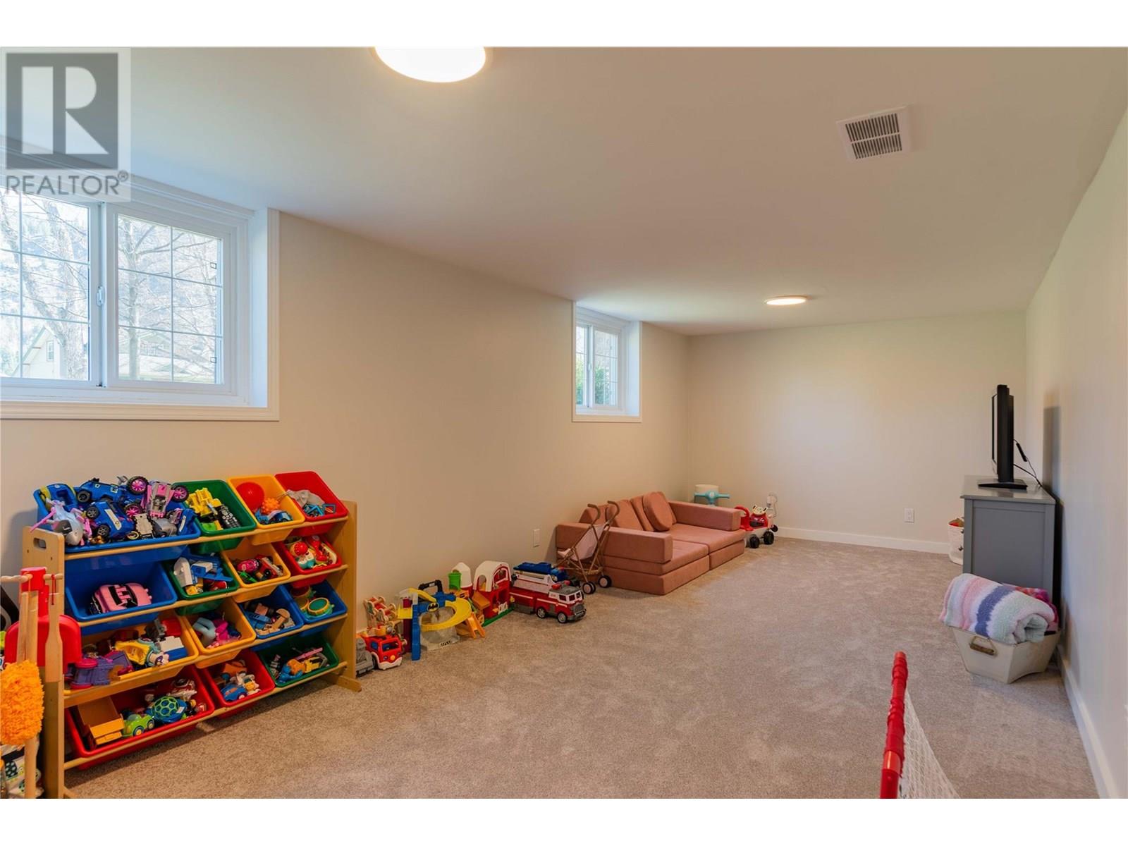 309 RITCHIE Avenue, Trail