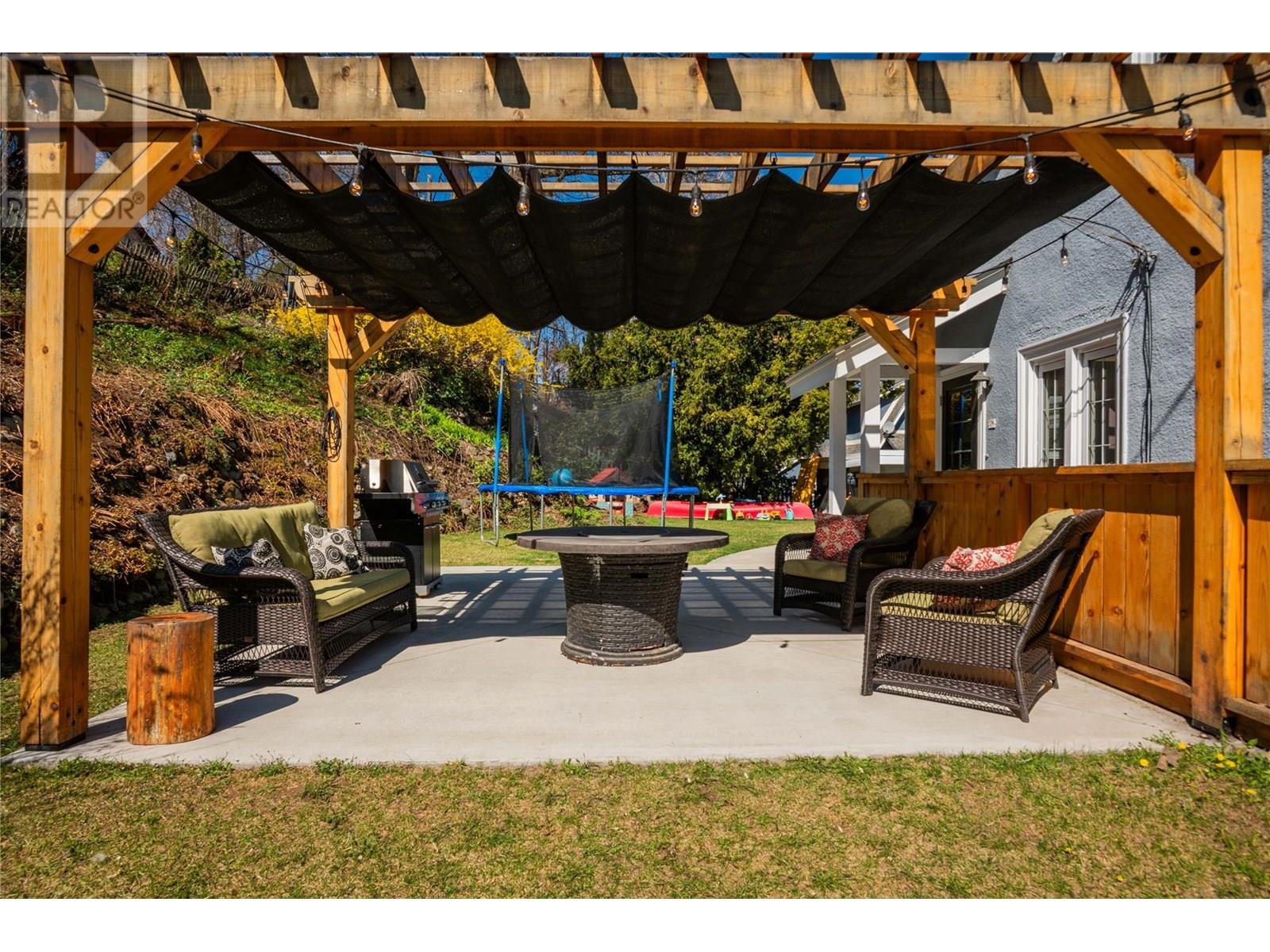 309 RITCHIE Avenue, Trail