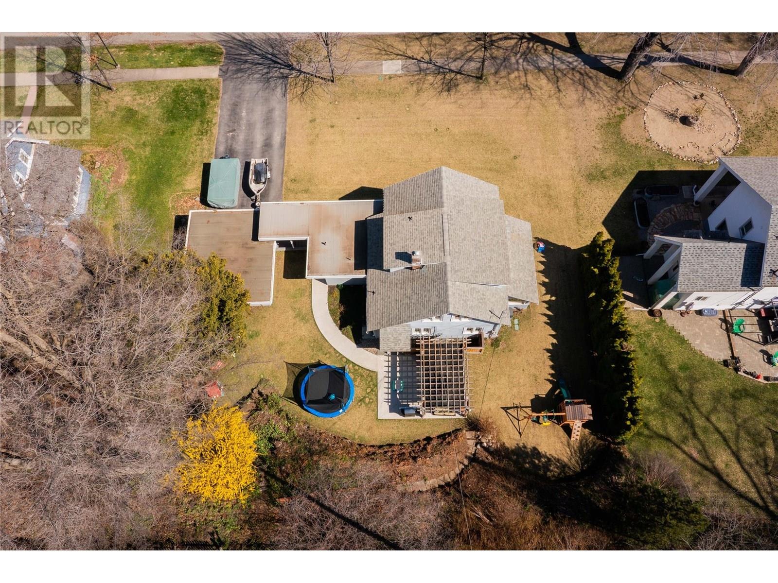 309 RITCHIE Avenue, Trail