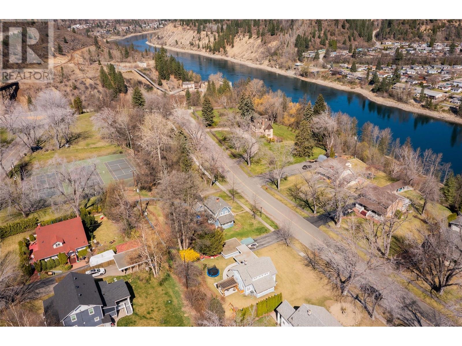 309 RITCHIE Avenue, Trail