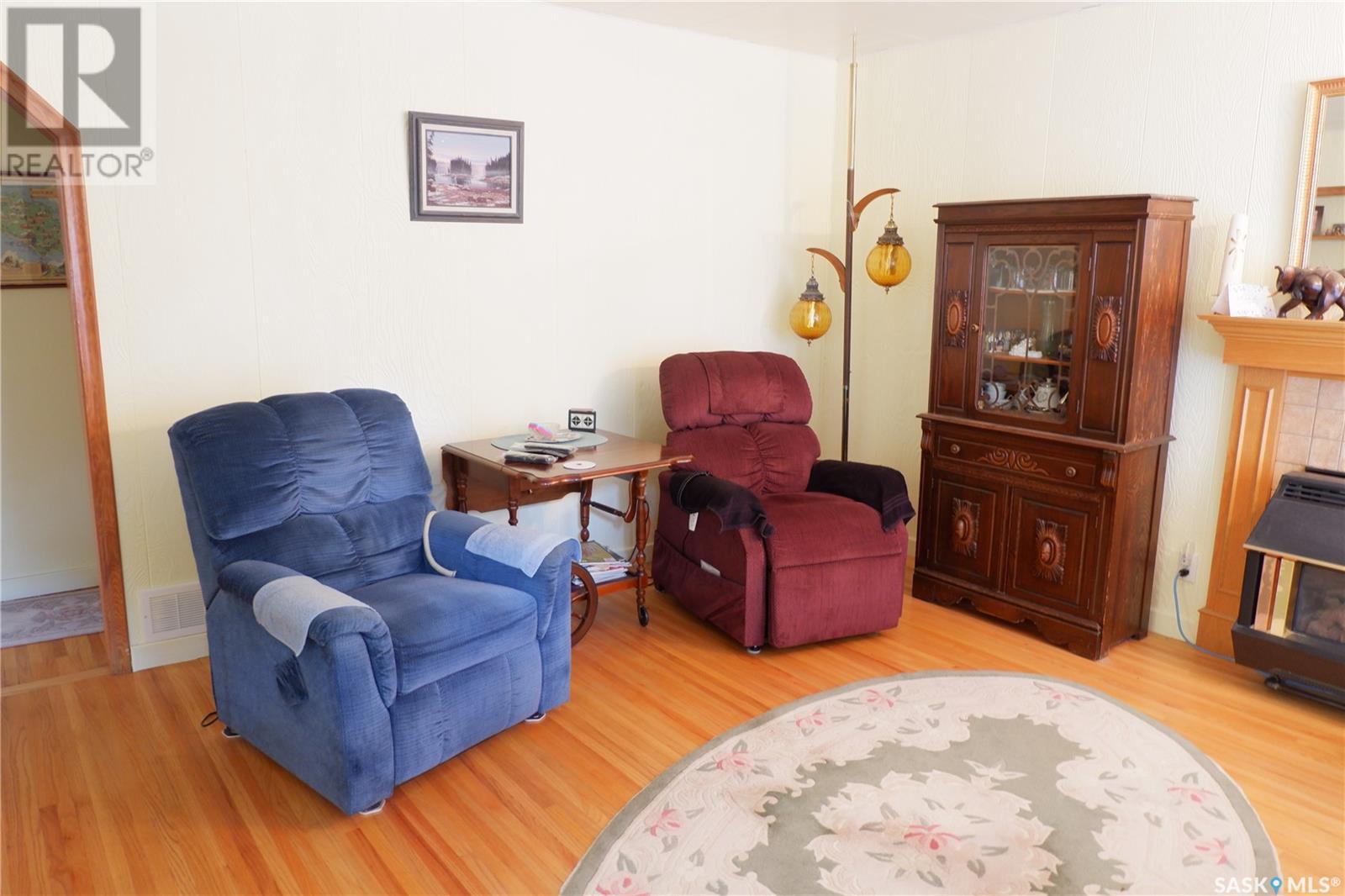 Photo 37 of 220 6th Avenue W, Assiniboia SK