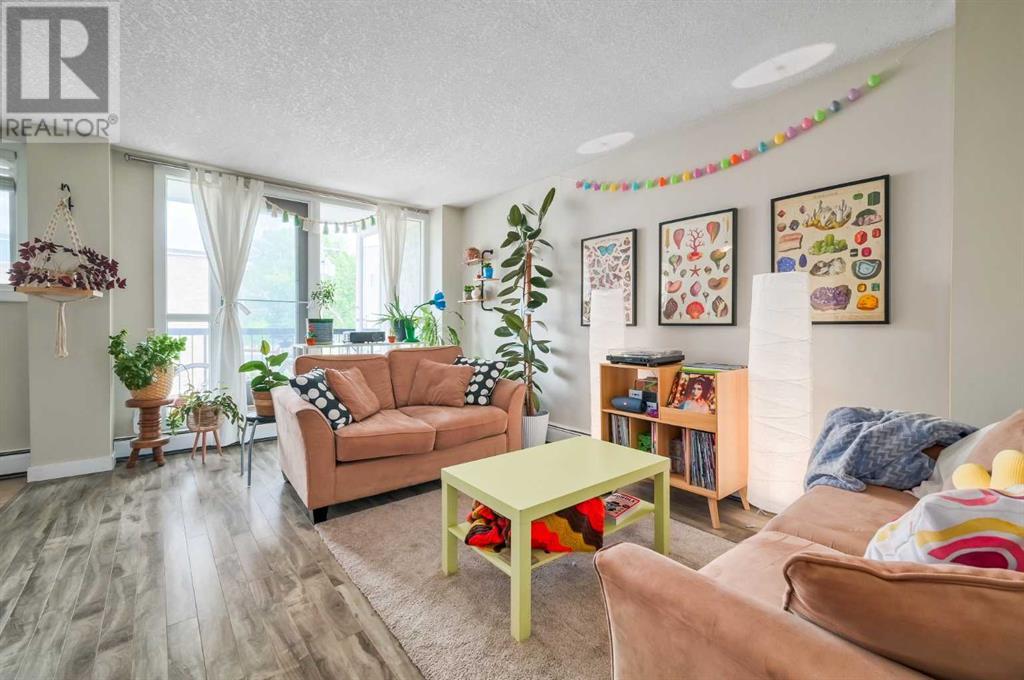 Single Family House for Sale in   B Street SW Bankview Calgary 