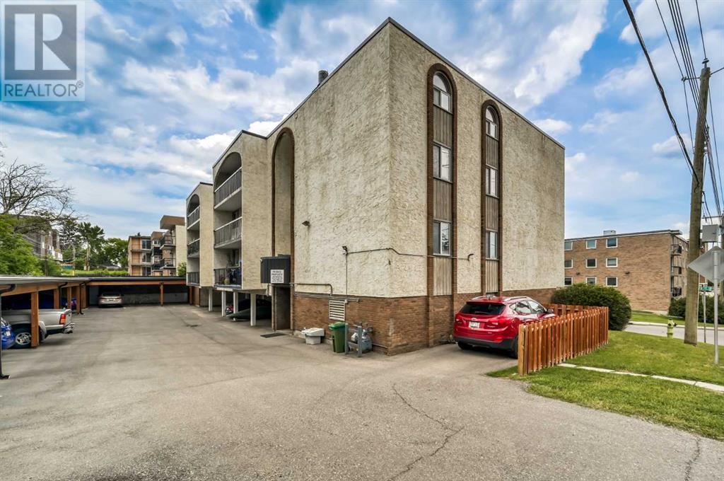 Single Family House for Sale in   B Street SW Bankview Calgary 