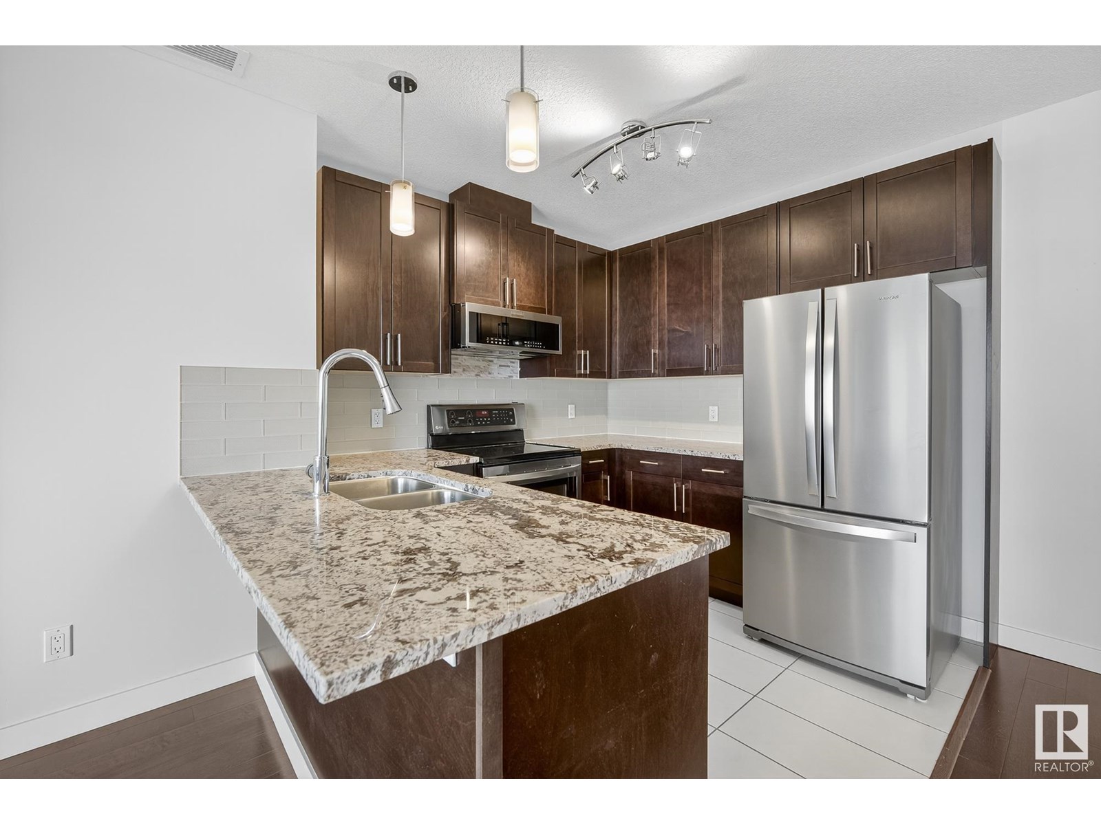 Photo 10 of 613 5151 Windermere Bv Sw, Edmonton AB