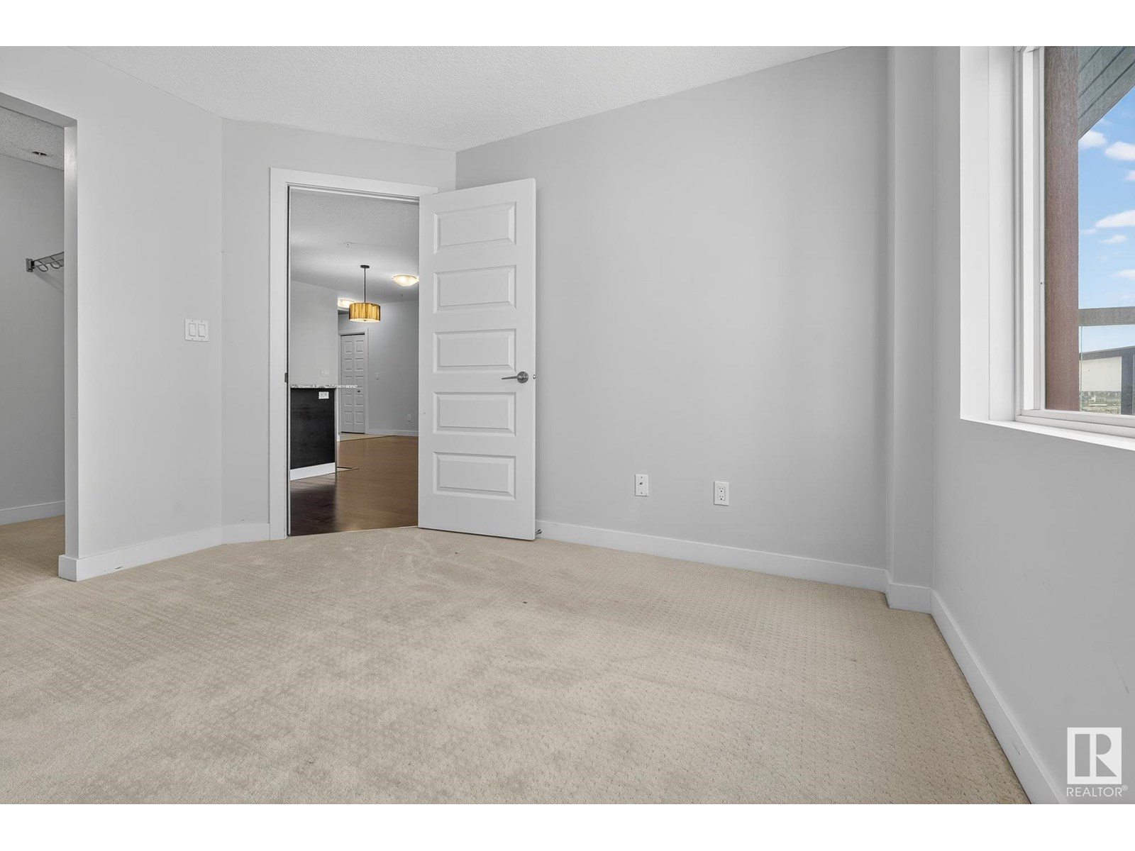 Photo 21 of 613 5151 Windermere Bv Sw, Edmonton AB