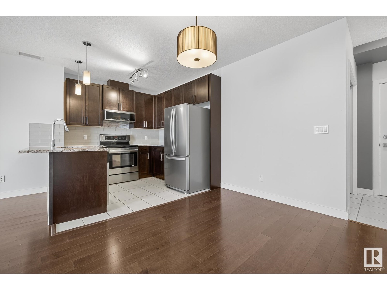 Photo 7 of 613 5151 Windermere Bv Sw, Edmonton AB