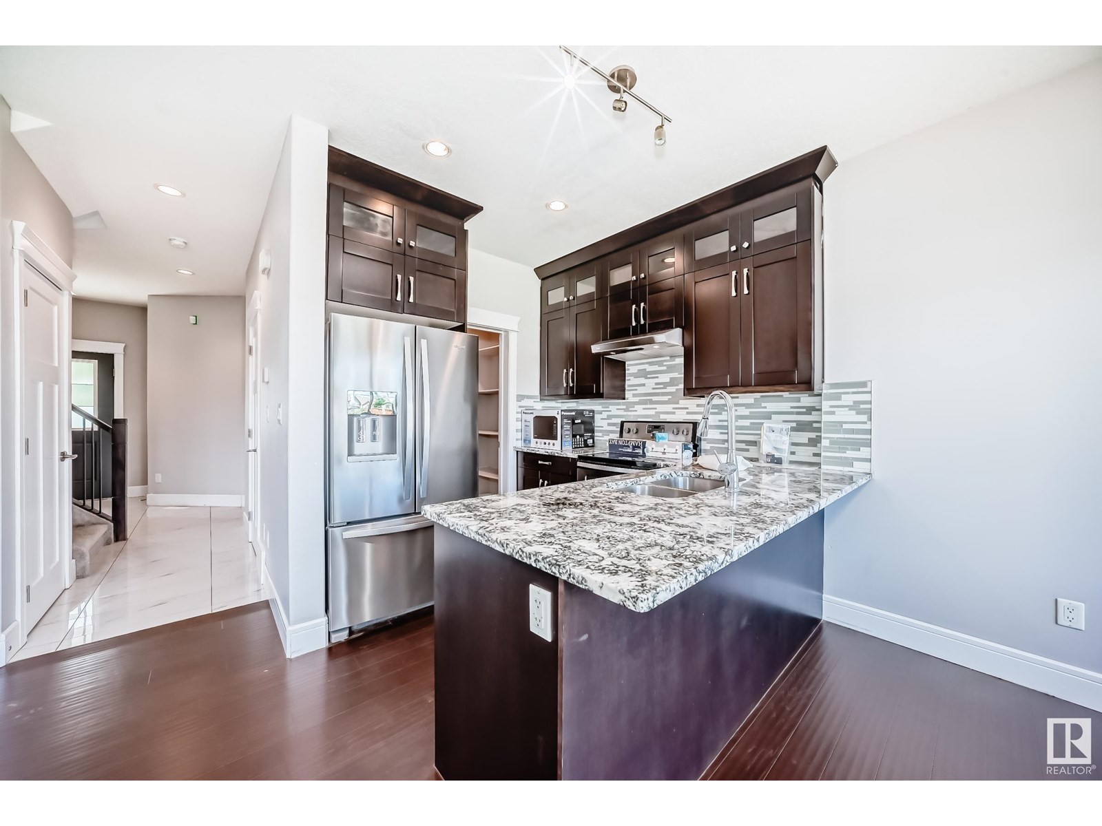 Photo 6 of 8579 Cushing Pl Sw, Edmonton AB