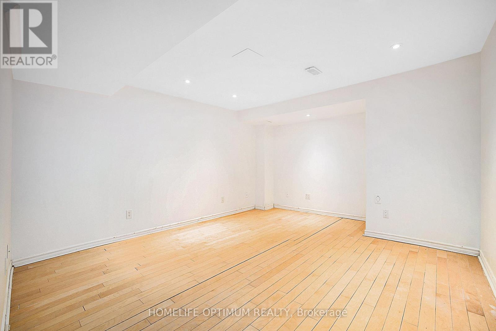 Photo 4 of 863 Taradale Drive, Ottawa ON