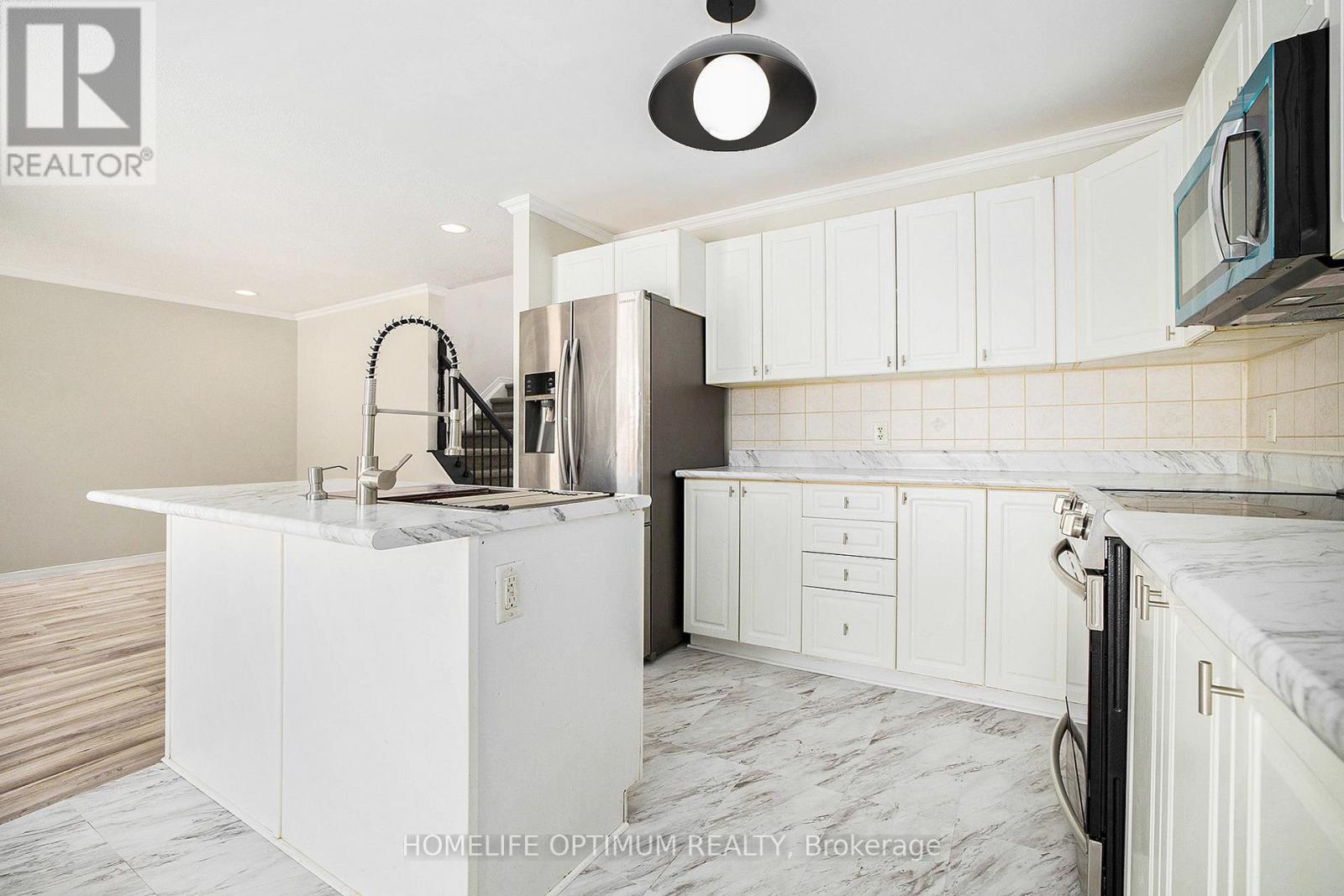 Photo 10 of 863 Taradale Drive, Ottawa ON