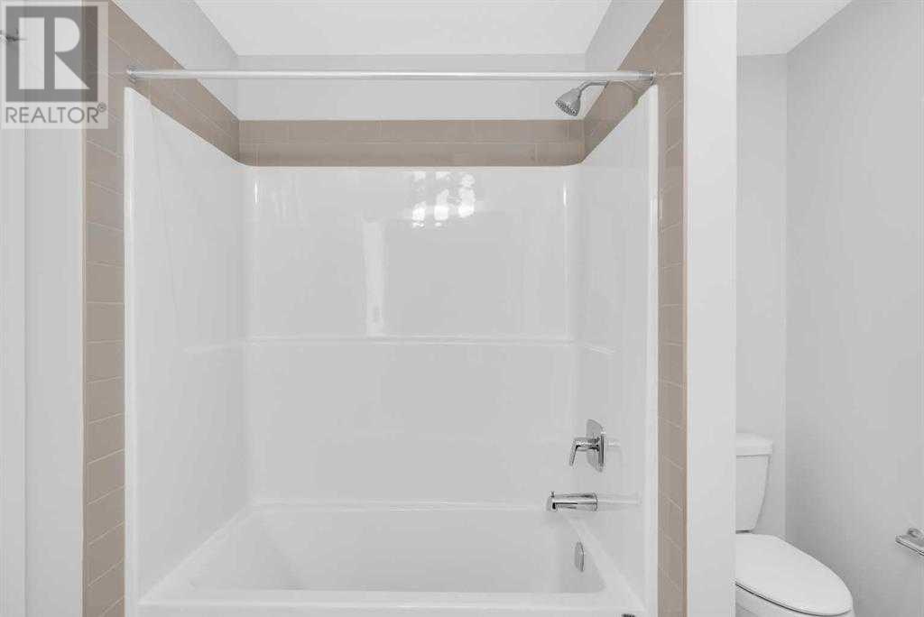 Single Family House for Sale in  Amblefield Avenue NW Moraine Calgary 