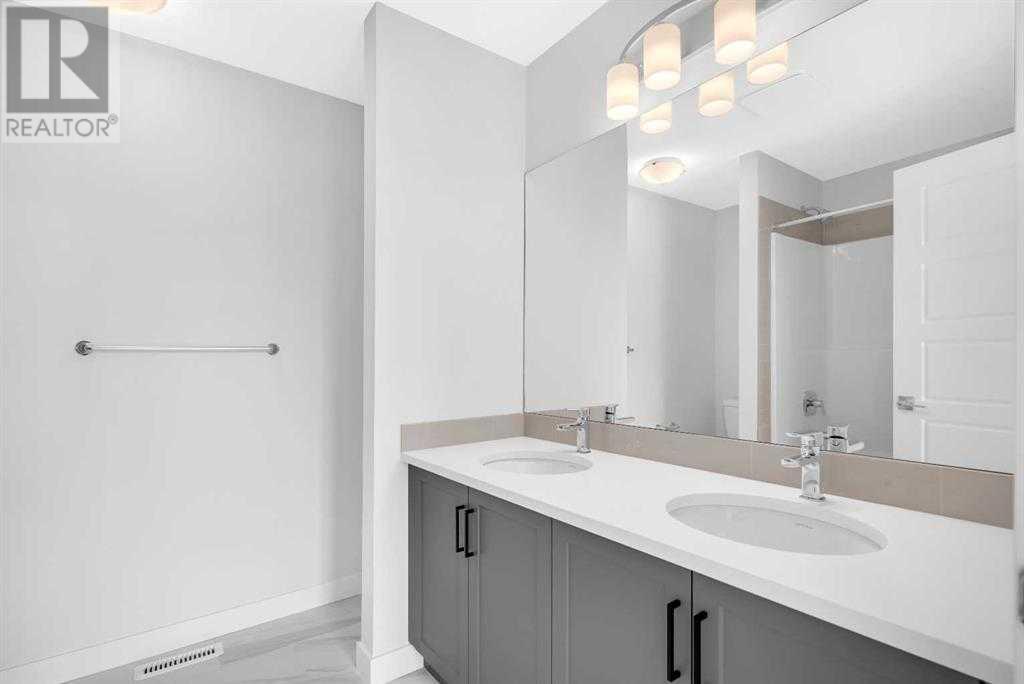 Single Family House for Sale in  Amblefield Avenue NW Moraine Calgary 