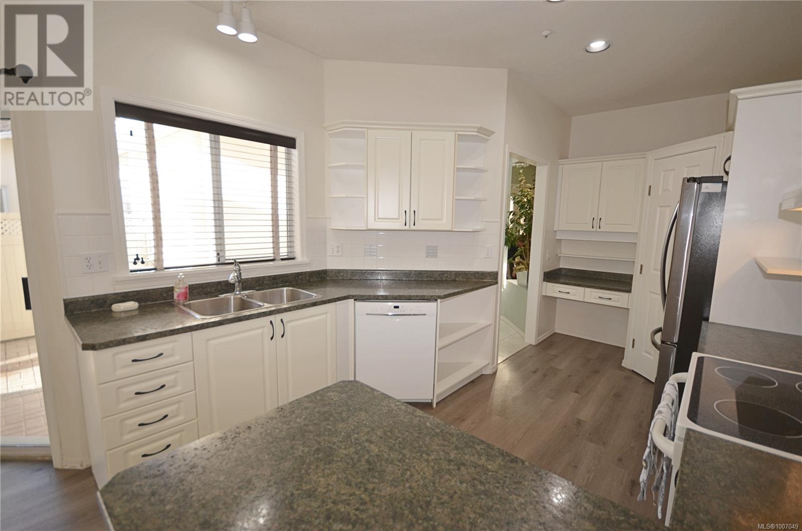 Photo 11 of 147 Ocean Walk Dr, Nanaimo BC