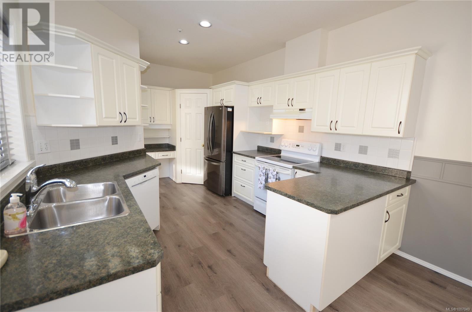 Photo 12 of 147 Ocean Walk Dr, Nanaimo BC