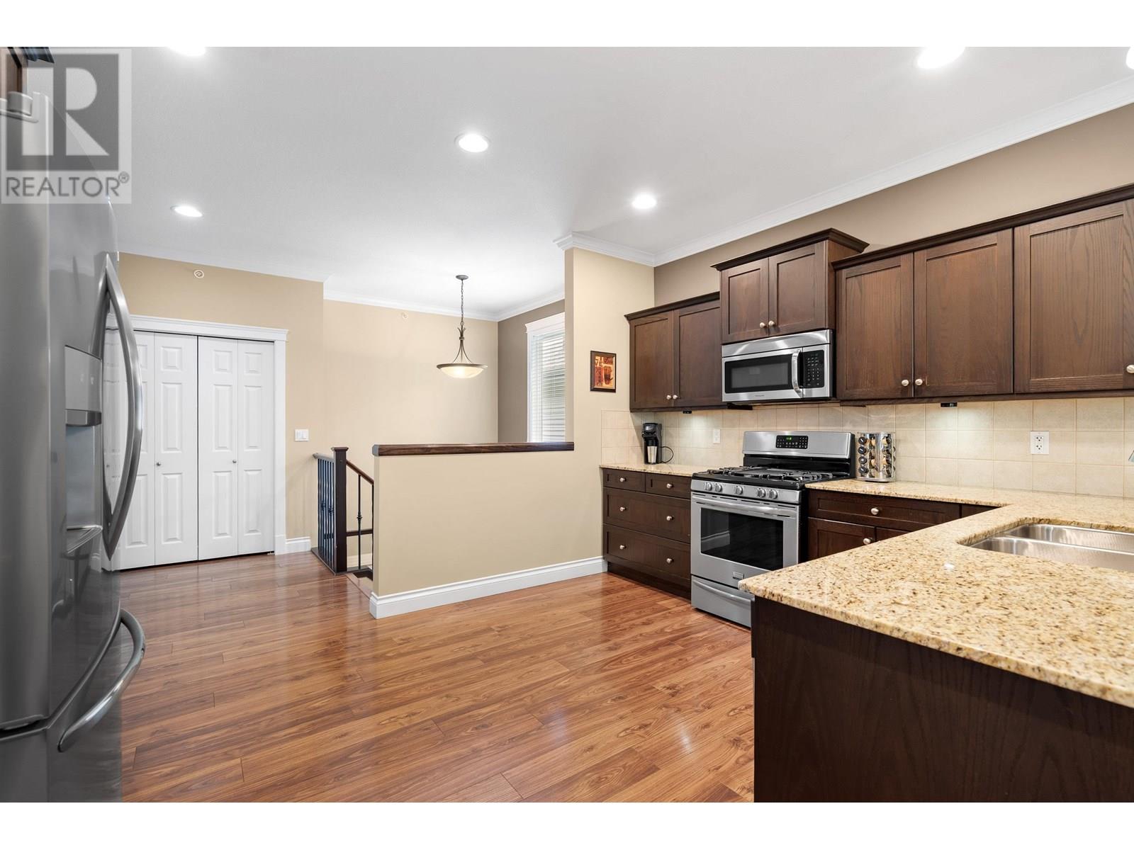 Photo 9 of 23669 133 Avenue, Maple Ridge BC