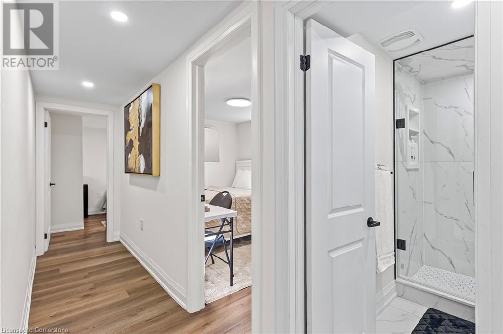Photo 6 of 523 Pinegrove Road Unit Lower, Oakville ON